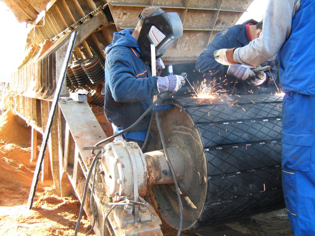 INSTALLATION: Welding segments of the field